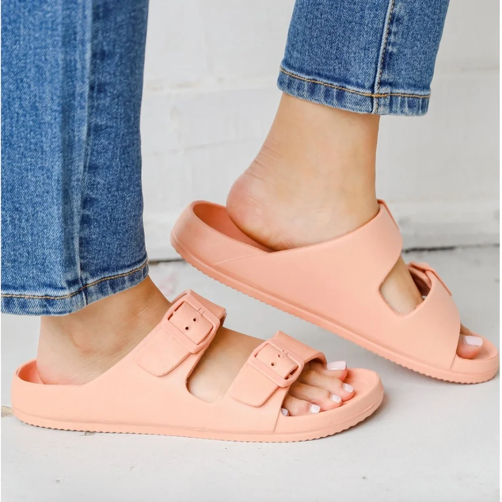 New in box! Maui Buckled Light Orange Coral Slide Sandals Size 10 Qupid - Picture 1 of 7